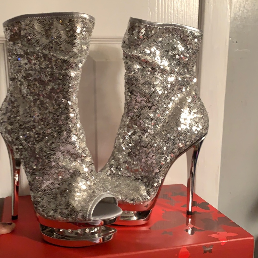 Sequin silver heels